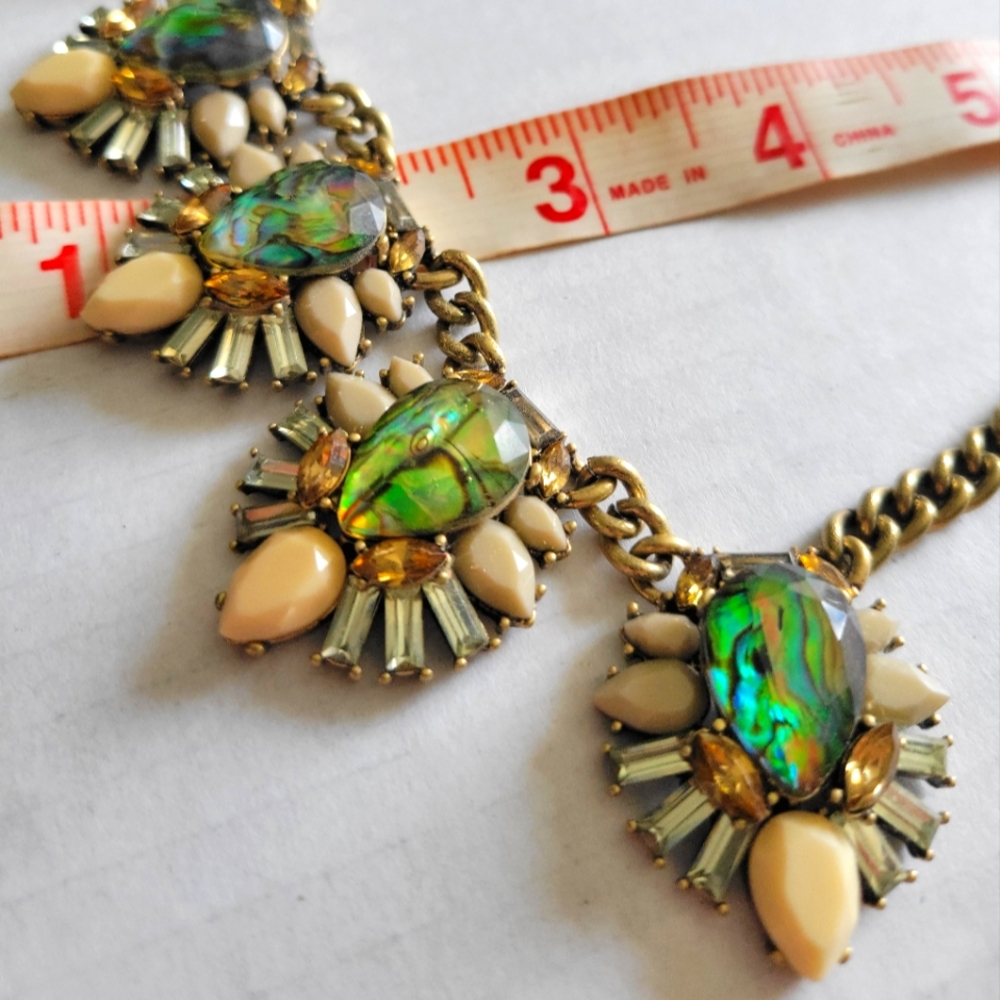 Elegant Gold and Green Statement Necklace